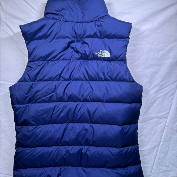 The North Face Women's Navy Puffer Vest - Picture 5 of 5